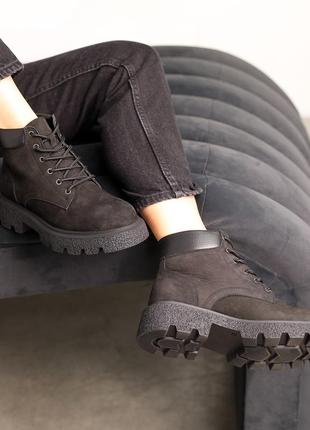 Топовые черные зимние женские ботинки на массивной подошве, кожаные,кожа нубук,натуральный мех на зиму2 фото
