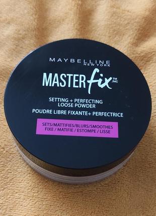 Рассыпчатая пудра от maybelline new york masterfix, красиво матирует и подходит под любой тон кожи