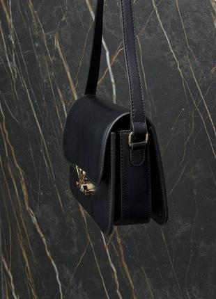 Celine teen triomphe bag in shiny calfskin black  сумка маленька стильна брендова чорна золота фурнітура4 фото