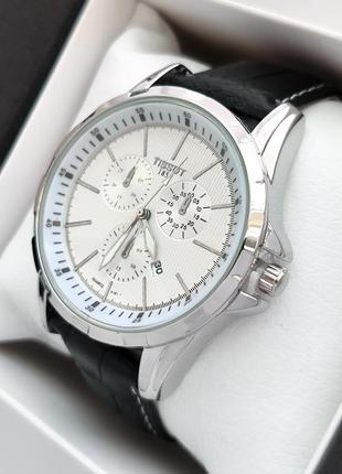 Кварцевые мужские наручные часы серебристого цвета с светлым циферблатом, черный ремешок3 фото