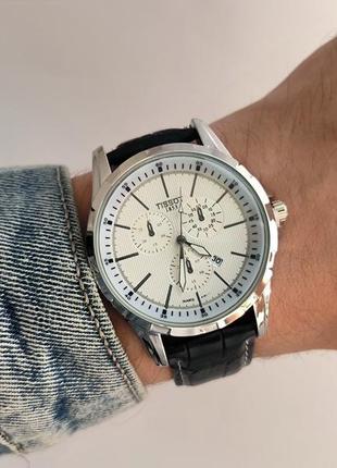 Кварцевые мужские наручные часы серебристого цвета с светлым циферблатом, черный ремешок2 фото