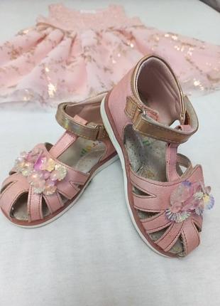 Босоніжки для дівчинки