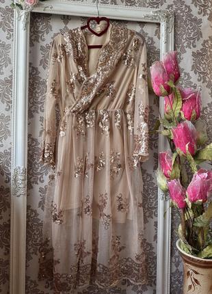 Вечернее платье в паетки