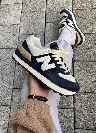 Замшевые кроссовки new balance 574. унисекс. цвет синий с белым.