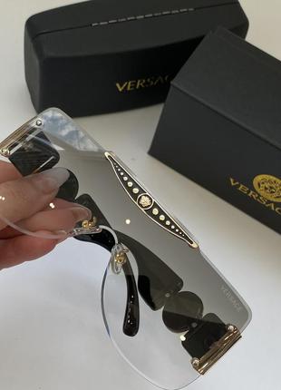 Сонцезахисні окуляри versace дуже гарні8 фото