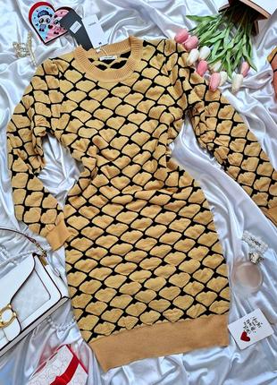 Теплое платье туника свитер горчичного желтого цвета с сердечками сердечками5 фото