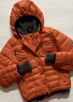 Курточка женская.