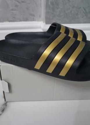 Шлепанцы новые adidas5 фото