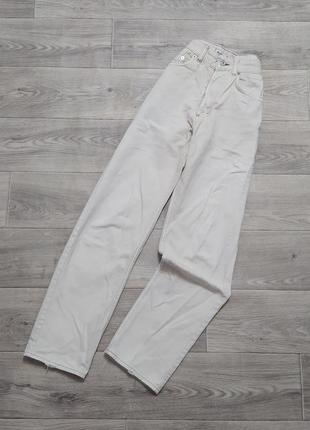 Бежевые джинсы бойфренды высокая посадка1 фото