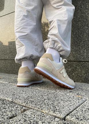 Замшеві кросівки new balance 574 beige/сream pink.7 фото