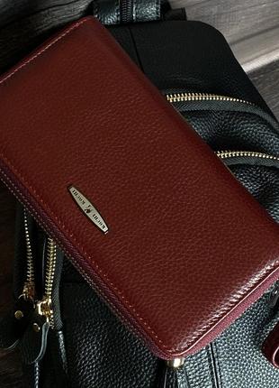 Жіночий шкіряний гаманець-клатч на дві блискавки. бордовий
