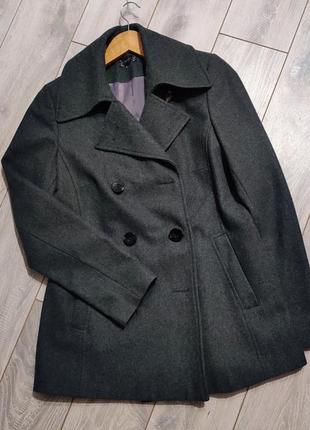 Брендовое новое полупальто жакет пиджак пальто хорошего качества с недостатком