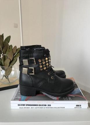 Ботінки жіночі