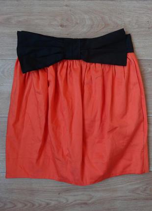 Снизила цену яркая юбка с бантом и молнией сзади .