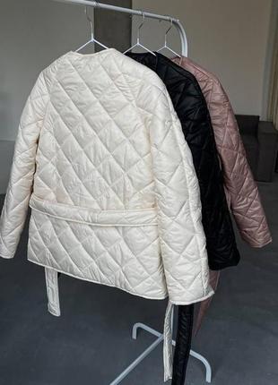Куртка из плащевки на силиконе стеганная на запах с поясом курточка на кнопочках белая черная бежевая теплая классическая базовая длинная9 фото