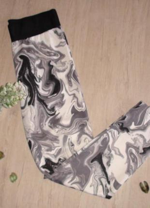 Класні спортивні лосіни nike.