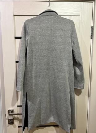 Серый удлиненный пиджак (текстиль)2 фото