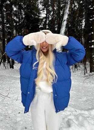 Женская трендовая зимняя стильная актуальная синяя куртка 2023