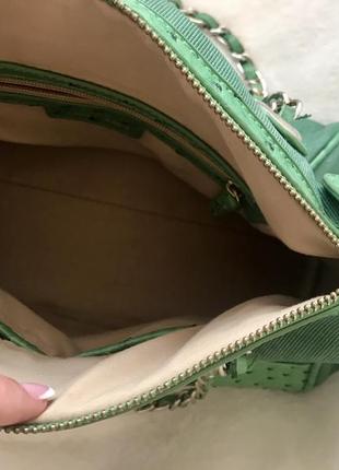 Красивая качественная яркая эксклюзивная эффектная модная итальянская кожаная сумка 🦚2 фото