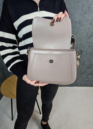 Женская сумочка, современная, светлая, 3 ремешки, много отделений5 фото