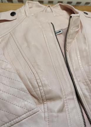 Нюдовая  курточка из эко-кожи  xxs-xs с 2 кармашками есть дефект6 фото