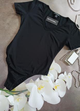 Базовий боді prettylittlething