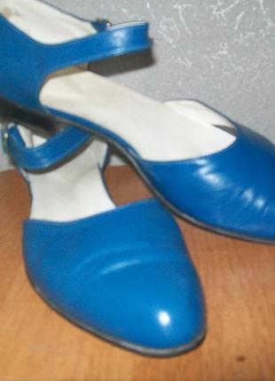 Жіночі шкіряні туфлі великого розміру1 фото