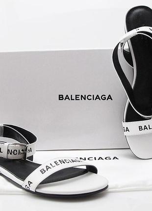 Женские белые кожаные босоножки с надписью balenciaga2 фото