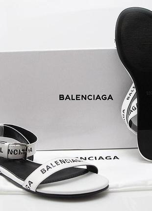 Женские белые кожаные босоножки с надписью balenciaga4 фото