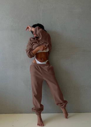 Спортивный костюм на флисе оверсайз кофта свободного кроя воротник стойка брюки джоггеры комплект стильный теплый хаки бежевый коричневый розовый8 фото