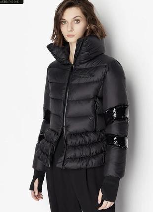 Курточка armani