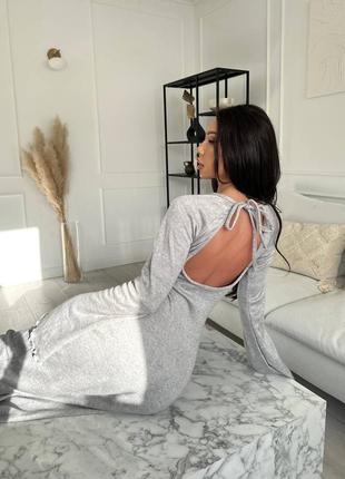 Сукня міді вільна тепла трикотажна гола спинка