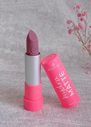 Помада essence hydra matte 401,402,403 (новая) 120 грн.