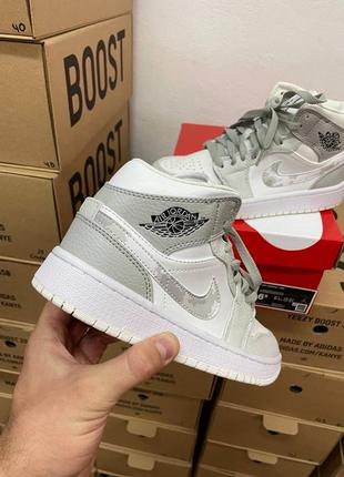 Женские кроссовки nike air jordan mid grey camo + дополнительные шнурки5 фото