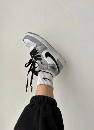 Жіночі кросівки nike air jordan mid grey + додаткові шнурки4 фото