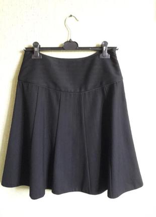 Черная юбка в мелкую серую полосочку