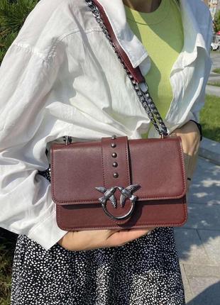Женская мини сумочка клатч в стиле pinko с птичками. маленькая сумка на цепочке пинко птички бордовая зеленая3 фото