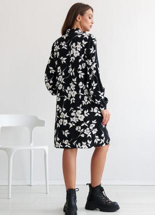 Штапельное платье ивон свободного кроя с цветочным принтом 42-56 размеры разные цвета черный с белым7 фото