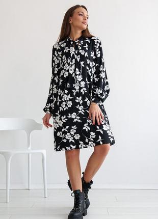 Штапельна сукня івон вільного крою з квітковим принтом 42-56 разміри різні кольори чорний з білим