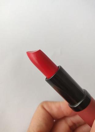Помада матова шані red label