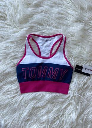 Оригинальный спортивный топ с вставками Tommy