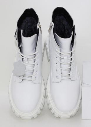 Белые зимние ботинки для женщин4 фото