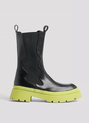 Черные ботинки, боты в черном цвете с салатовой подошвой от na-kd
