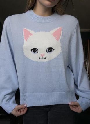 Небесно голубой свитер с кошкой
