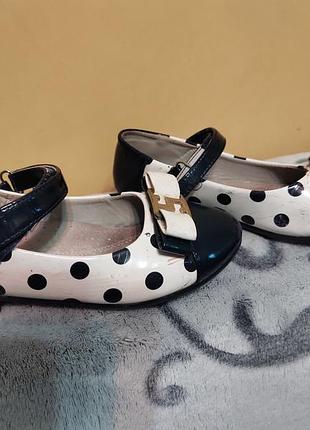 Туфлі для дівчинки