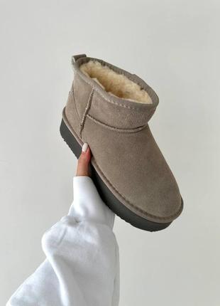 Женские уги ugg ultra mini beige / grey platform suede