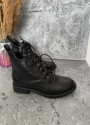 Демисезонные черные ботинки из эко-кожи8 фото