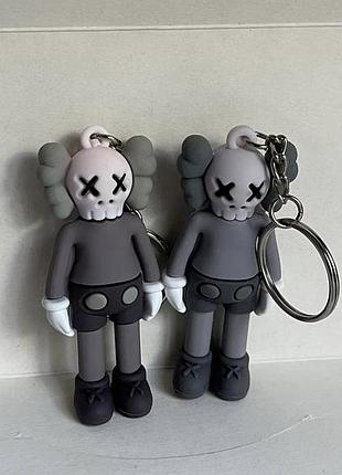 Брелки kaws/bearick оригинал