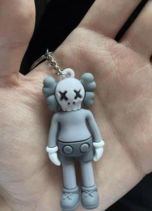 Брелки kaws/bearick оригинал