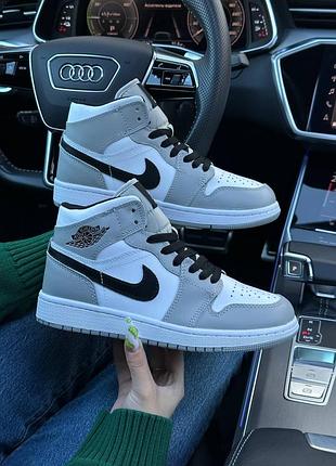 Зимние женские кроссовки nike air jordan 1 player gray white black fur4 фото